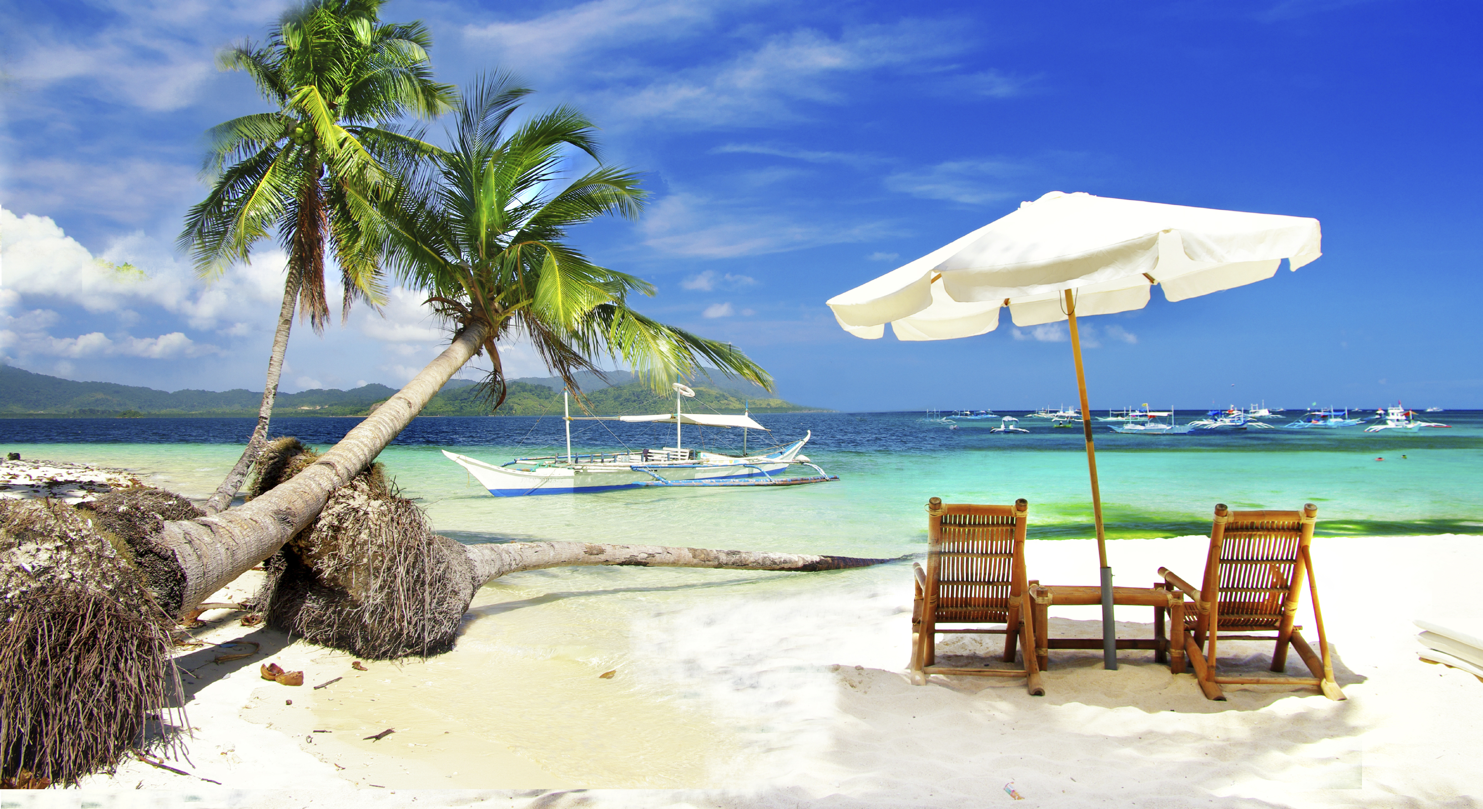 Liegestühle am Strand